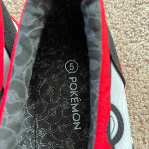 NWOT Pokemon Pikachu Ground Up Slip-on Canvas Sneakers Unisex Size Youth 5 Anime - Picture 4 of 8